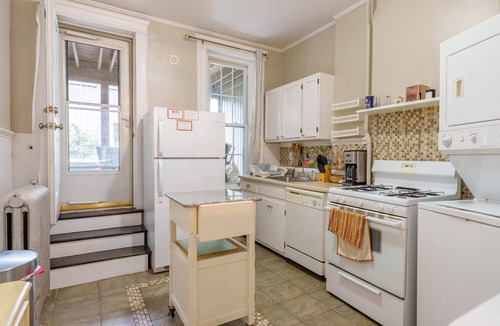 Bulls Ferry and Jacob's Ferry House | Quaint & charming century-old brownstone near NYC