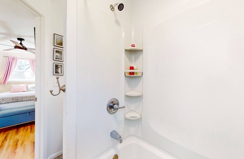 Chico Apartment | Quaint Chico hideaway with open layout, smart TV, Galanz fridge, patio, & AC