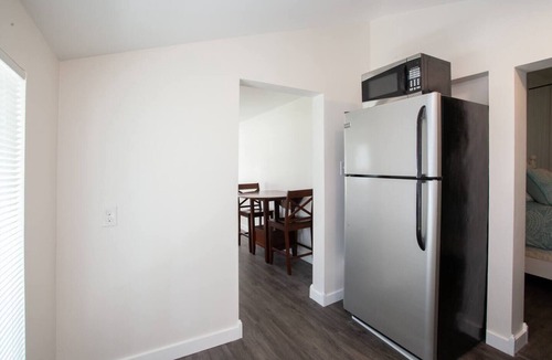 Ozona Cottage | Quaint, Clean and Bright Cottage in Ozona