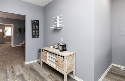 Des Moines House | Quaint & Comfy 3 Bedroom - 3min to Downtown!