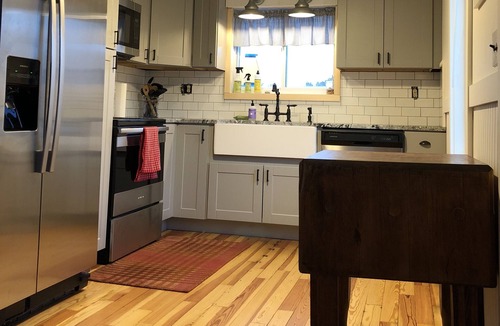 Dennis Port House | Quaint cottage 100 steps from the Beach