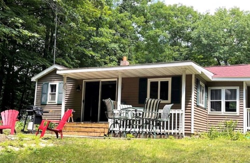 Rapid River Cottage | Quaint Cottage on the Sandy Shores of Lake Michigan