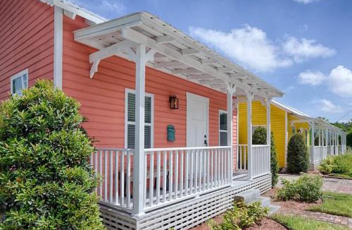 St. Augustine House | Quaint Cottage with Private Pool-Walk to Everything