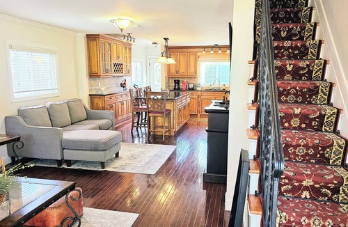 Greenwich House | Quaint duplex with private yard. Walk to beach, dining, & shopping!