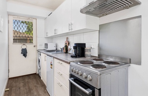 Norlane Apartment | Quaint & Fully Functional 1BR Retreat