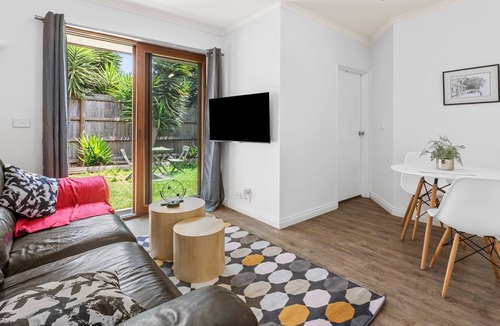 Norlane Apartment | Quaint & Fully Functional 1BR Retreat