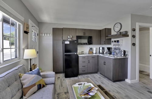 Aztec Apartment | Quaint Getaway.