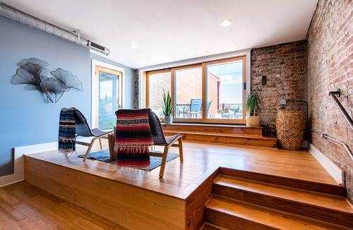 New Albany House | Quaint Historic Downtown: Walk to Dinner & Shops, Poker Table, Rooftop, Garage