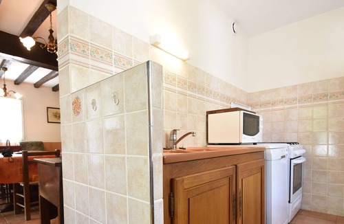 Faverolles House | Quaint Holiday Home in Faverolles with Pool and Pond