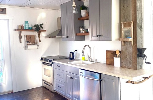 Chester Basin House | Quaint home conveniently located between Chester and Mahone Bay.