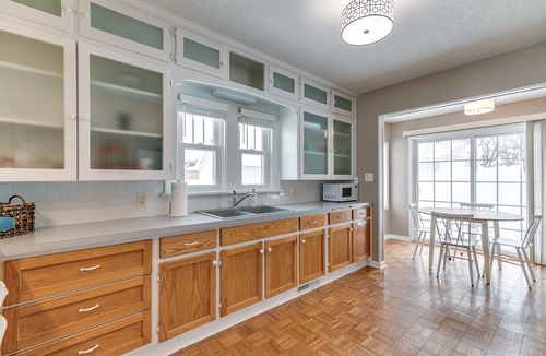 Howells House | Quaint Howells Retreat - Steps from Main Street!