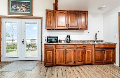 Au Gres House | Quaint Lake Cottage Perfect to Reconnect with Nature in Michigan