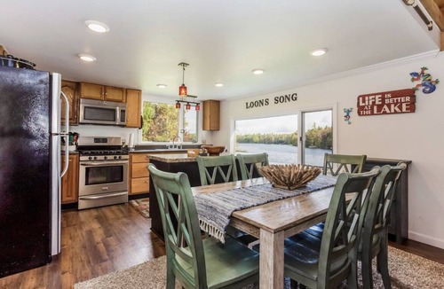 Springfield House | Quaint lakefront; firepit, boat, kayaks, paddleboard, grill, laundry, hammock