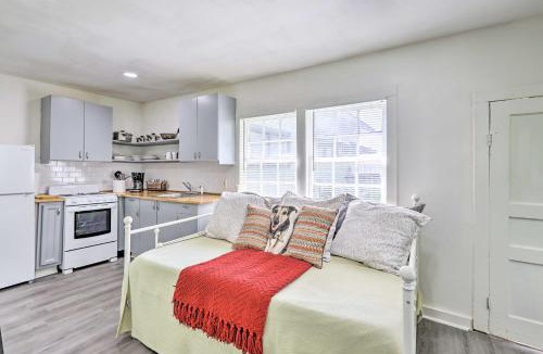Leeds Apartment | Quaint Leeds Studio w/Yard ~ 18 Mi to Birmingham!