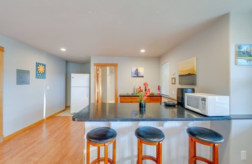 Big Lake Apartment | Quaint Mount Vernon Studio Rental w/Big Lake View