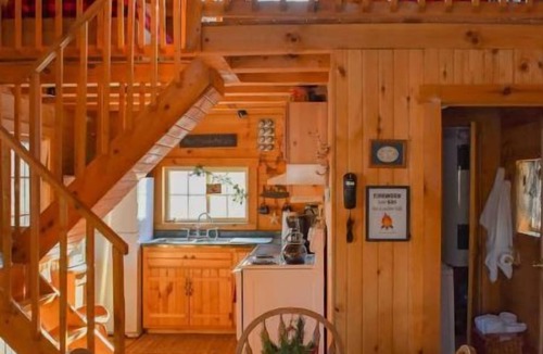 Dakota Cabin | Quaint, quite, affordable cute cabin snuggled in a beautiful valley!
