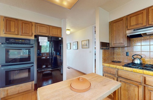 Eureka House | Quaint & Spacious Home w/Panoramic Bay Views & a Large Deck