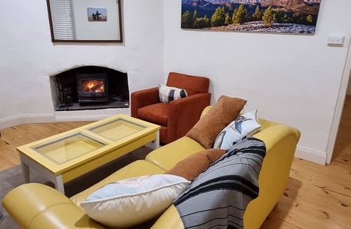Kondoparinga Cottage | Quaint stone cottage nestled in the hills between Meadows Goolwa and Strathalbyn