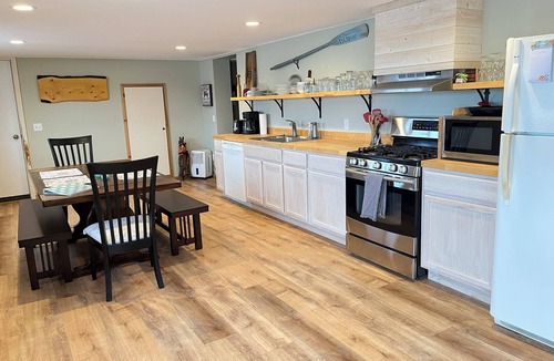 Harbor Springs Apartment | Quaint studio apartment close to downtown, beaches and skiing