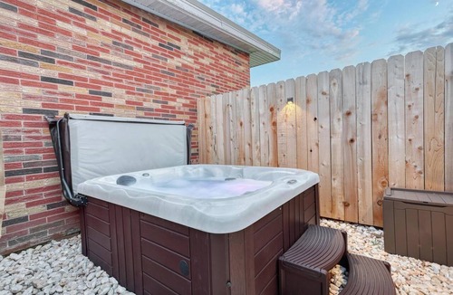 Halifax Apartment | Quaint Studio Suite in Historic Farmhouse - Nearby river access and hiking!
