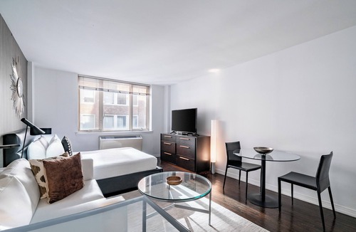 Central Park South Apartment | Quaint yet Upscale Studio on the Upper East Side