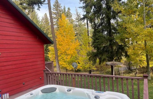 Naches House | Quaking Aspens Retreat near Mt. Rainer, Whitepass Ski Area
