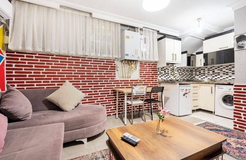 Celiktepe Mahallesi House | Quality & Comfy Central Apartment “Whole Place” with Delightful AC