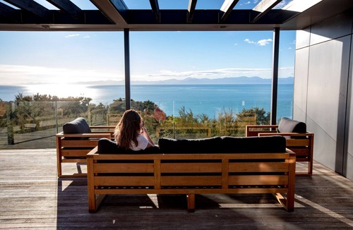 Ngaio Bay House | Quality home with stunning beach and magic views