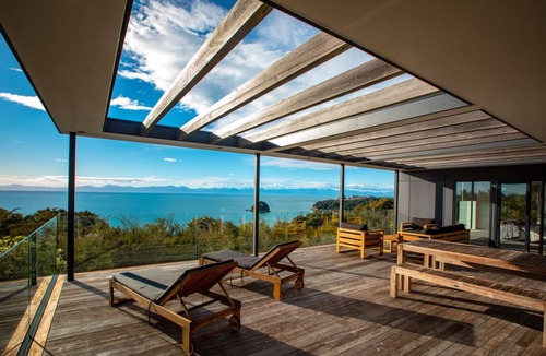 Ngaio Bay House | Quality home with stunning beach and magic views