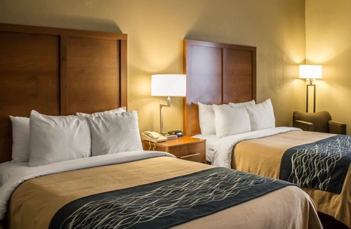 Akron Hotel | Quality Inn Akron South
