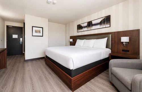 Pembroke Hotel | Quality Inn and Conference Centre