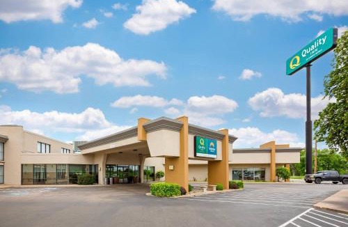 Grand Island Hotel | Quality Inn and Conference Center I-80 Grand Island