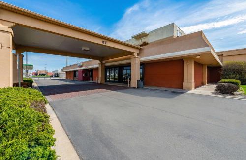 Bradley Hotel | Quality Inn Bradley- Bourbonnais