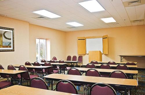 Brunswick Hotel | Quality Inn Brunswick Cleveland South