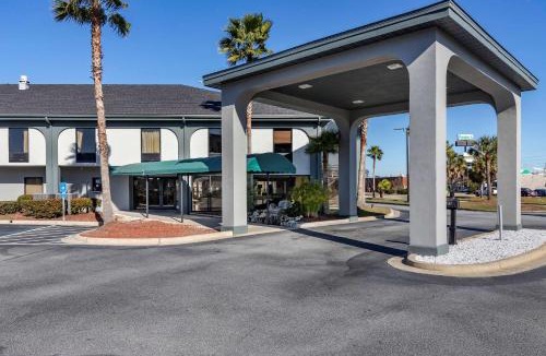 Brunswick Hotel | Quality Inn Brunswick