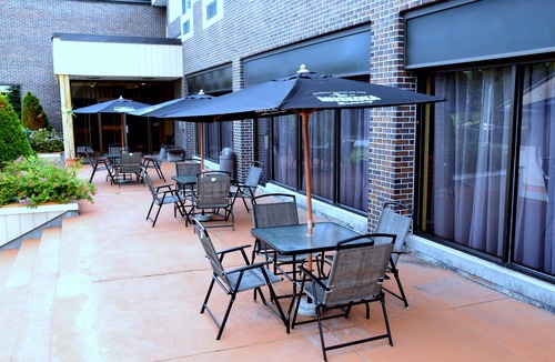 Bracebridge Hotel | Quality Inn