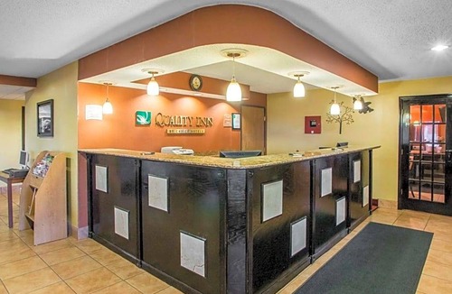 Mosinee Hotel | Quality Inn Central Wisconsin Airport