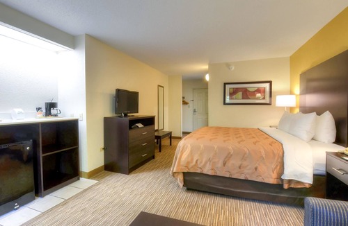 Cherokee Hotel | Quality Inn Cherokee Riverside