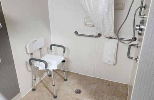 Clarion Hotel | Quality Inn Clarion