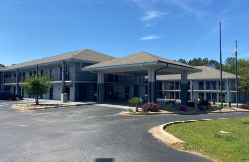 Clinton Hotel | Quality Inn Clinton - Laurens I-26