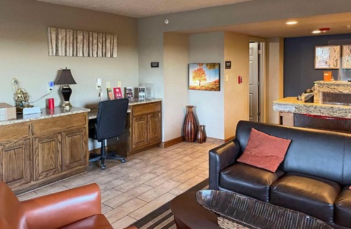 Clinton Hotel | Quality Inn Clinton North