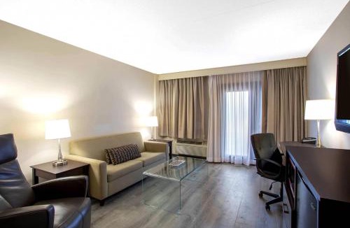 Kingston Hotel | Quality Inn & Conference Centre Kingston Central