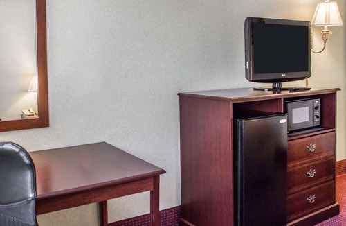 Franklin Hotel | Quality Inn & Conference Center Franklin Downtown
