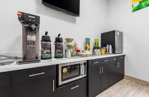 Moon Township Hotel | Quality Inn Coraopolis - Pittsburgh Airport