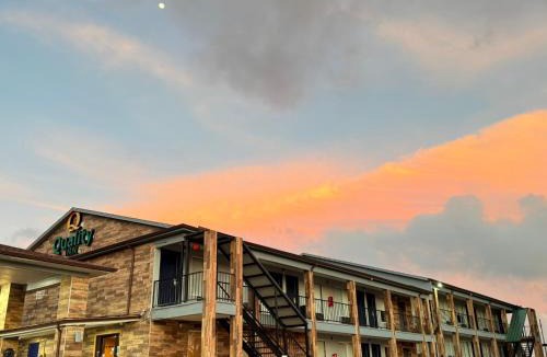 Crestview Hotel | Quality Inn Crestview I-10 Eglin AFB Area