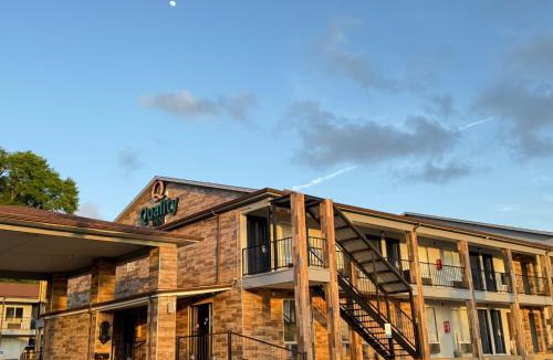 Crestview Hotel | Quality Inn Crestview I-10 Eglin AFB Area