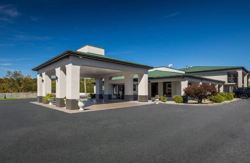 Dandridge Hotel | Quality Inn Dandridge