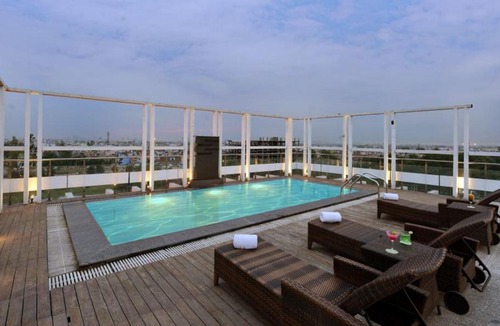 Sector 14 Hotel | Quality Inn Gurgaon