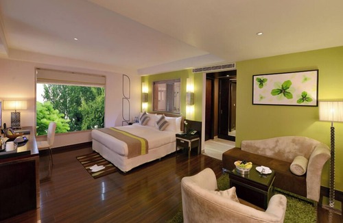 Sector 14 Hotel | Quality Inn Gurgaon