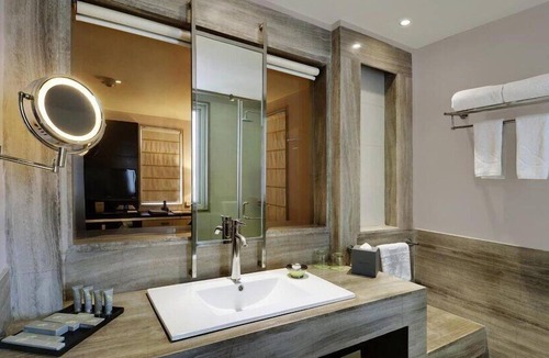 Sector 14 Hotel | Quality Inn Gurgaon